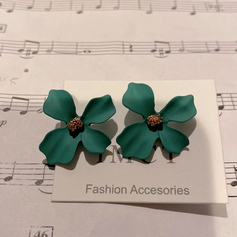 Flower  green post back earrings